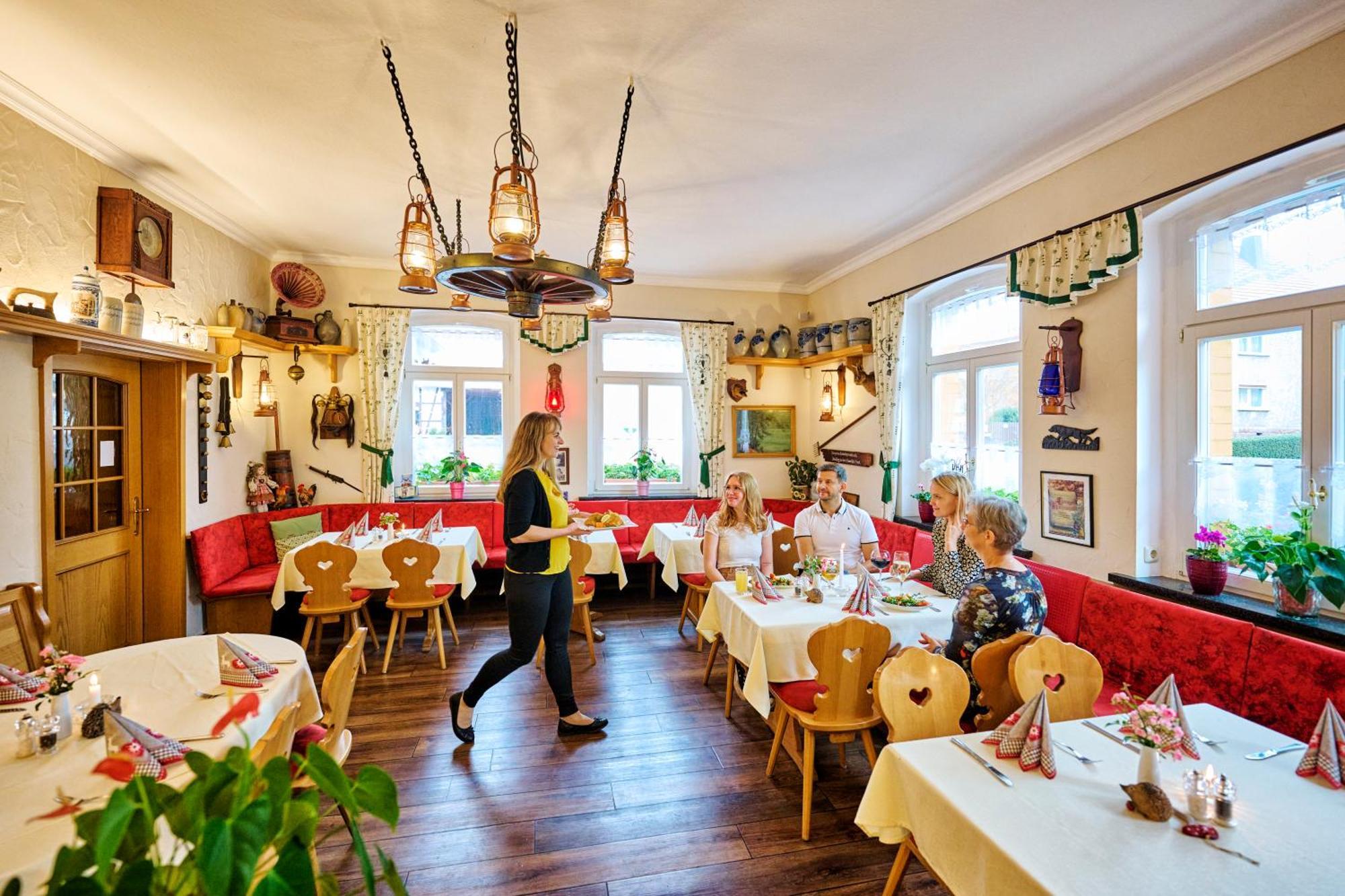 Landhotel Zur Gruenen Kutte Bernshausen Экстерьер фото