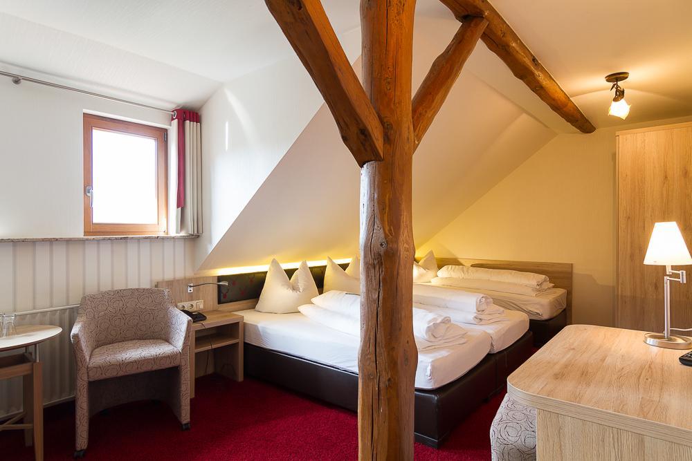 Landhotel Zur Gruenen Kutte Bernshausen Экстерьер фото