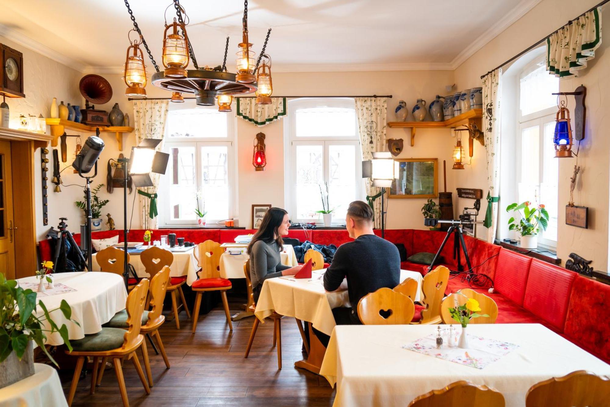 Landhotel Zur Gruenen Kutte Bernshausen Экстерьер фото