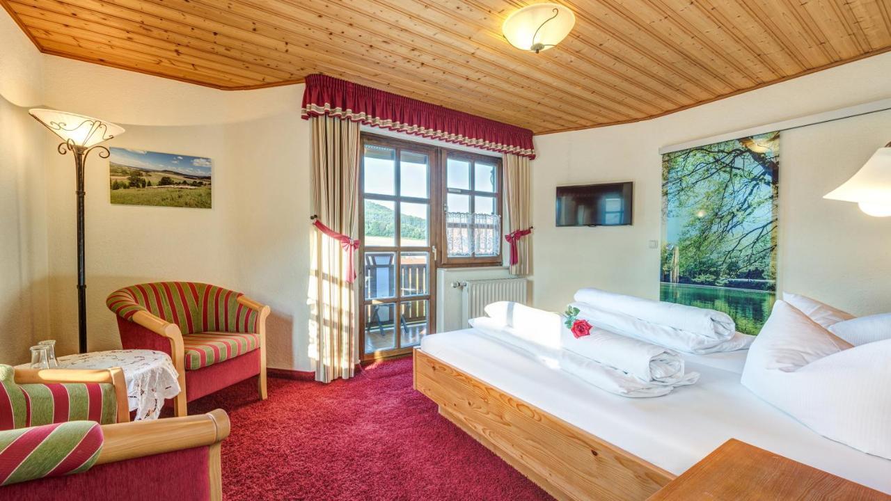 Landhotel Zur Gruenen Kutte Bernshausen Экстерьер фото