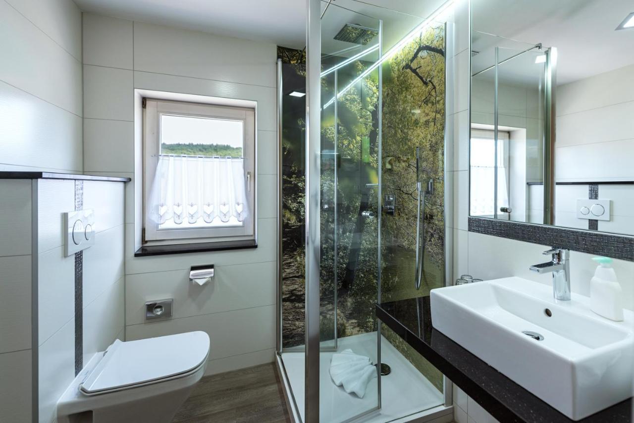 Landhotel Zur Gruenen Kutte Bernshausen Экстерьер фото
