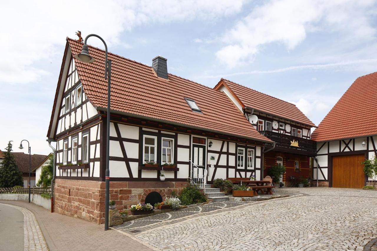 Landhotel Zur Gruenen Kutte Bernshausen Экстерьер фото